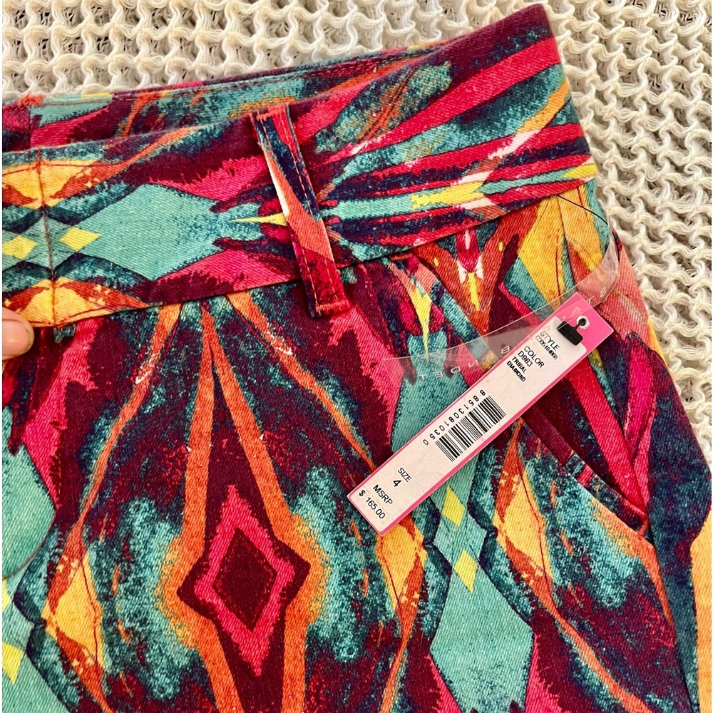 Alice + Olivia Cady Cuff Shorts in Tribal Diamond NWT SZ 4 - Picture 7 of 7